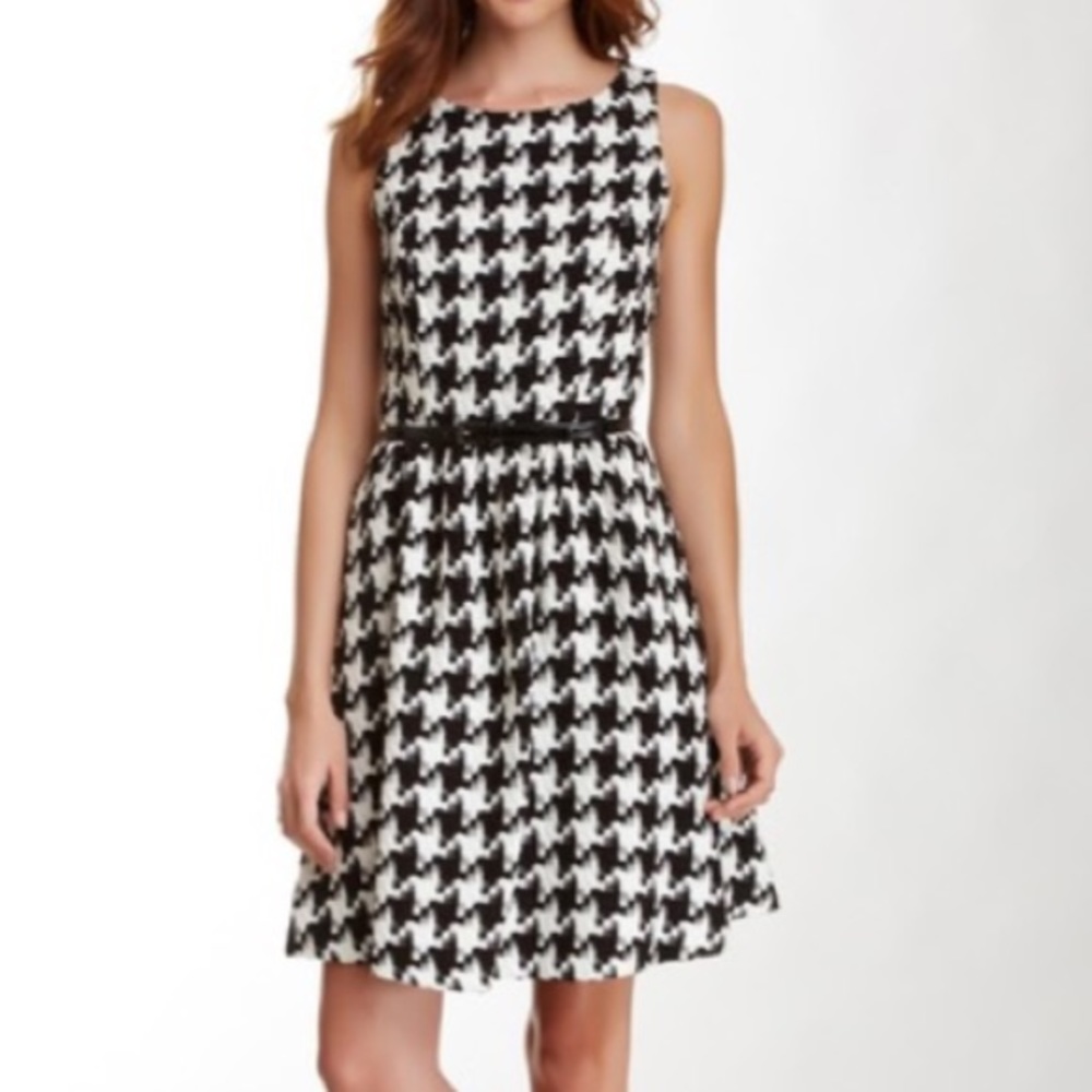 Jessica Simpson Black and white dress